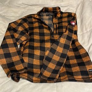 Beautiful NWOT 1/4 zip warm pull over sweatshirt/sweater